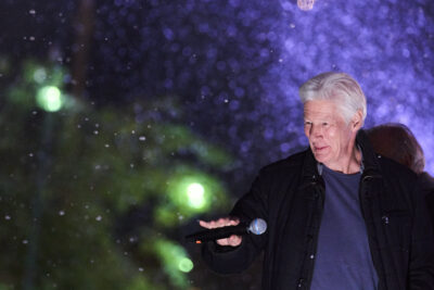 Richard Gere attends the lighting of the large Christmas tree with the Aladina Foundation at Hospital Universitario Virgen de La Arrixaca on November 28, 2025 in Murcia, Spain Richard Gere attends the lighting of the large Christmas tree with the Aladina Foundation at Hospital Universitario Virgen de La Arrixaca on November 28, 2025 in Murcia, Spain