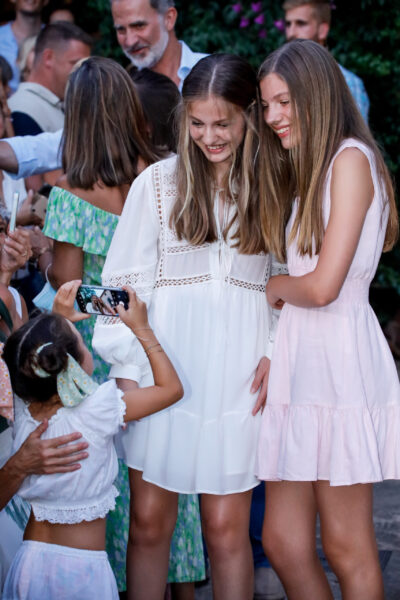 Queen Letizia of Spain, Princess Leonor, princess Sofia, King Felipe of Spain visit La Cartuja of Valdemossa
on August 1st, 2022 in Madrid, Spain Queen Letizia of Spain, Princess Leonor, princess Sofia, King Felipe of Spain visit La Cartuja of Valdemossa on August 1st, 2022 in Madrid, Spain